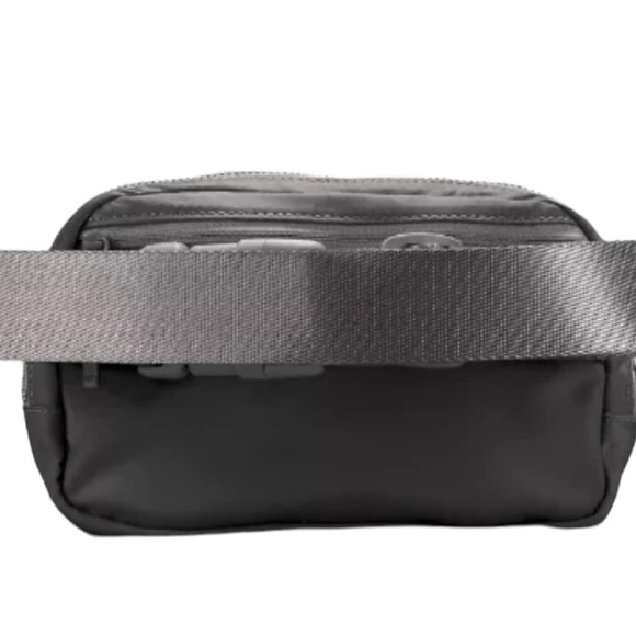 NWT Lululemon Everywhere Belt Bag 1L - Asphalt Gray - Picture 2 of 3